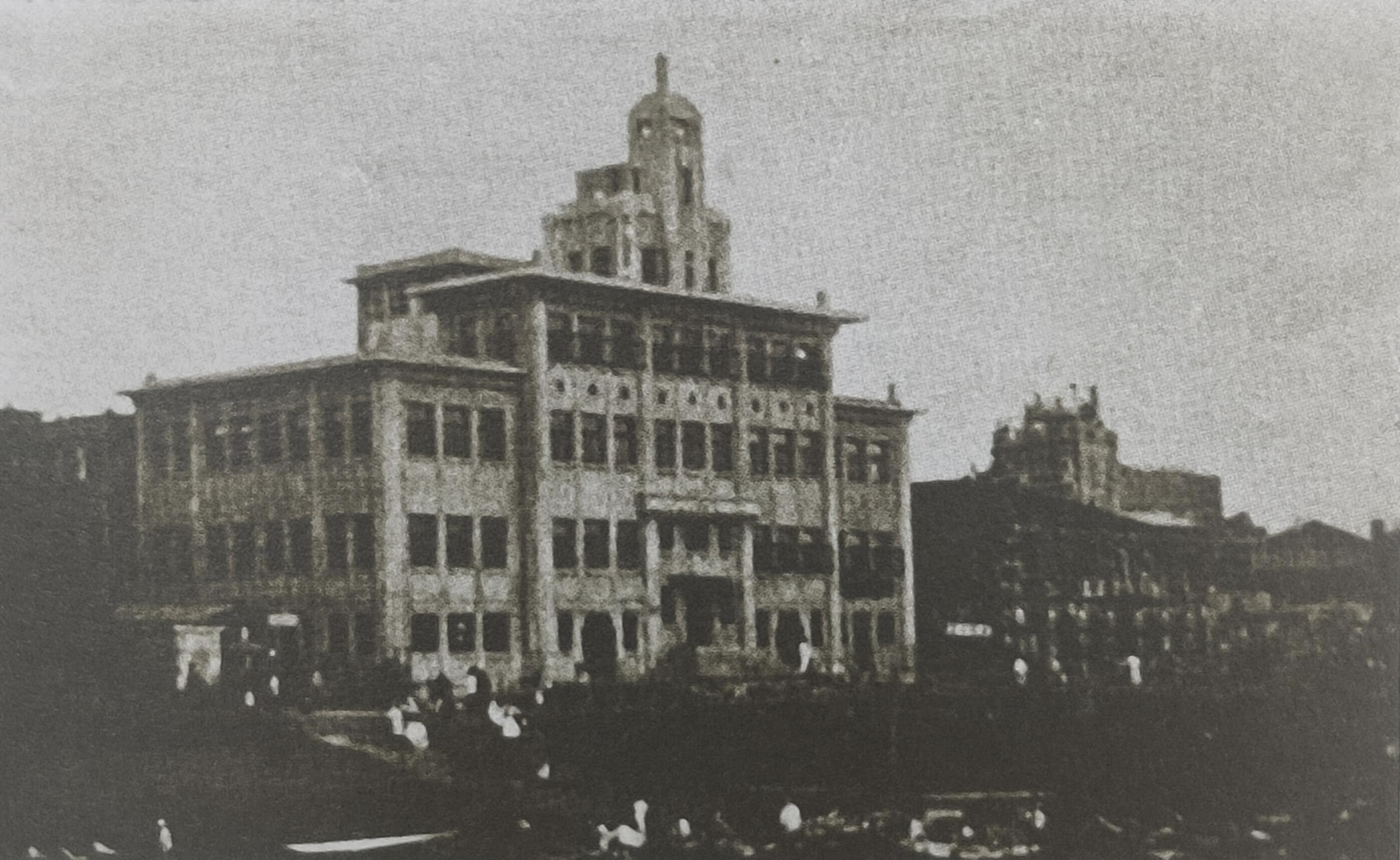厦门鼓浪屿对面的军舰，历史与现代的交汇点，厦门鼓浪屿对岸军舰，历史与现代的交融之地