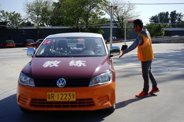关于C1教练证的重要性及其获取过程，C1教练证的重要性及获取流程详解