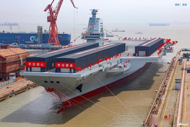 福建舰是航母吗？——探寻中国海军新里程碑的真相，福建舰是航母吗？——揭秘中国海军新里程碑真相