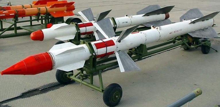 揭秘A-10攻击机的空战能力，能否发射空空导弹？，揭秘A-10攻击机的空战实力，能否发射空空导弹探究竟？