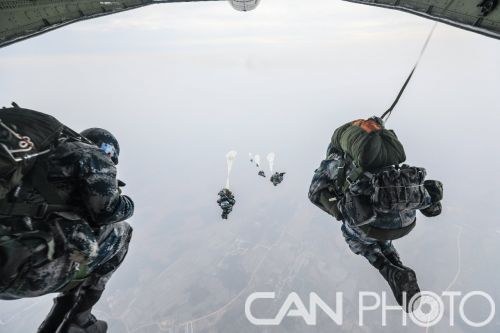 中国最厉害的空降部队，荣耀与使命的诠释，中国顶尖空降部队，荣耀与使命的担当者