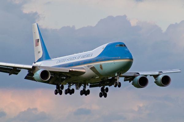 空军一号，谁的专机？，空军一号，揭秘专机背后的故事