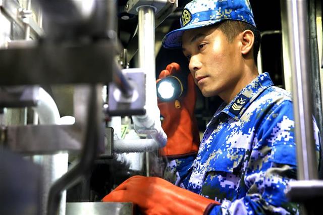 海军成立70周年