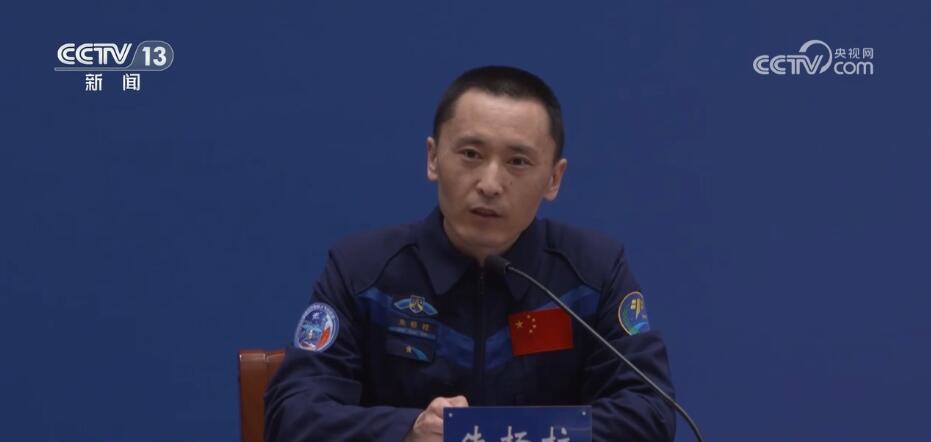 景海鹏的航天经历，中国航天事业的杰出代表，景海鹏，中国航天事业的杰出代表与辉煌历程