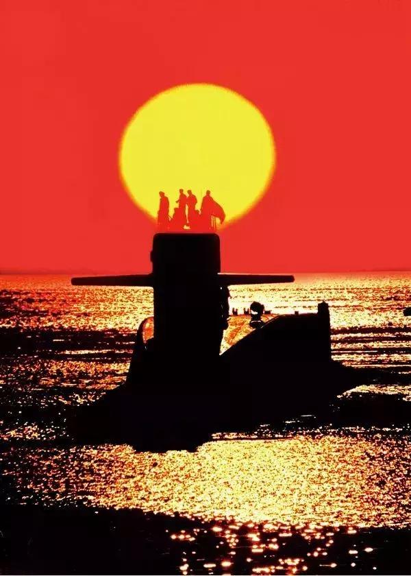 庆祝中国海军70周年海上阅兵照片，展现中国海军力量与荣耀的瞬间，中国海军力量与荣耀的瞬间，庆祝海军70周年海上阅兵照片展