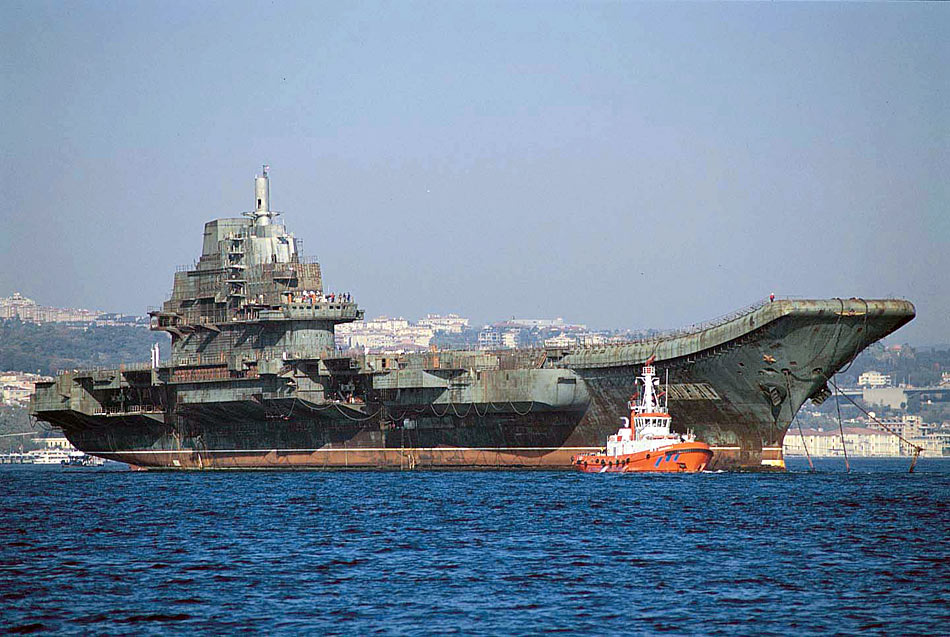 瓦良格号穿越土耳其海峡，历史性的航行，瓦良格号穿越土耳其海峡，历史性的航行时刻
