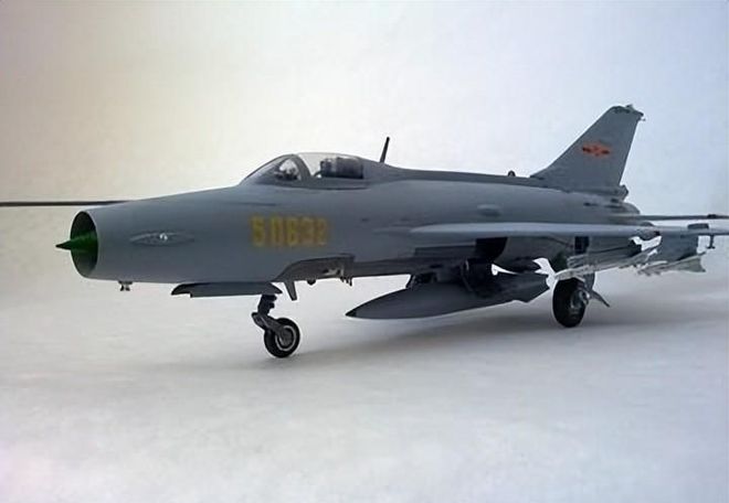 中国空军成立时间，历史回顾与展望，中国空军发展史，回顾成立之路，展望未来发展