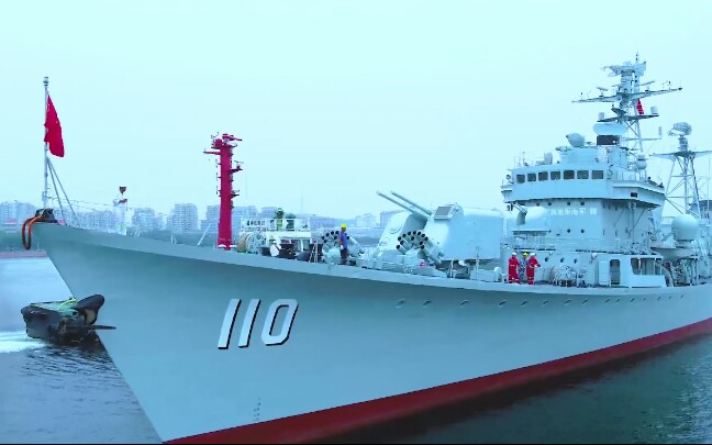 揭秘中国海军的骄傲——051大连号驱逐舰，揭秘中国海军的骄傲，051大连号驱逐舰传奇之旅