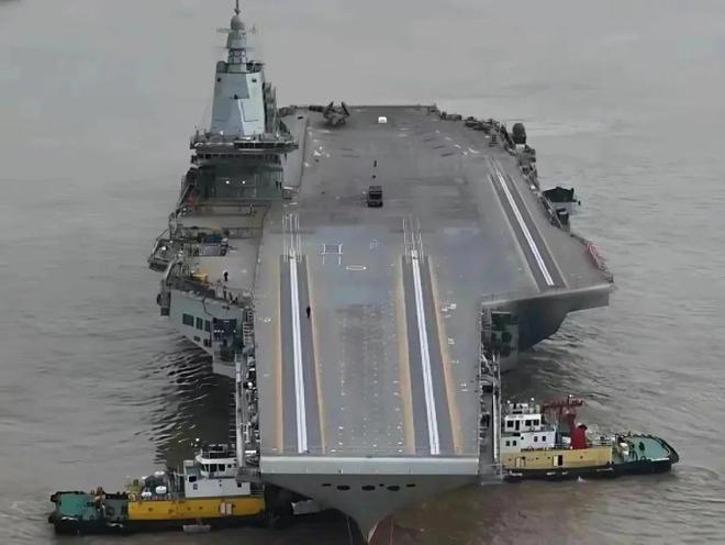 我国弹射型航母何时露真容？，我国弹射型航母亮相时间揭秘？