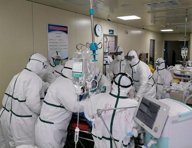 辽宁舰入列交接仪式，彰显国家海军实力与民族自豪感的盛事，辽宁舰交接仪式，彰显国家海军力量与民族自豪的瞬间