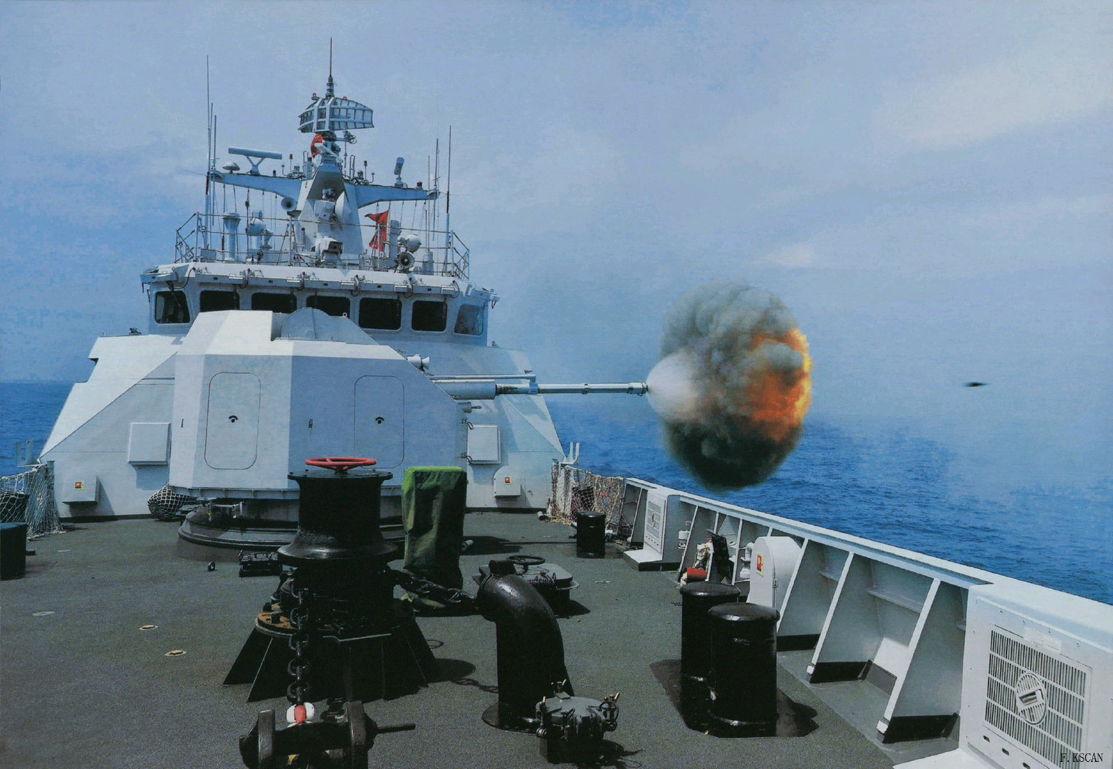 中国056型护卫舰舰炮，护卫海洋的力量象征，中国056型护卫舰舰炮，海洋护卫的力量标志