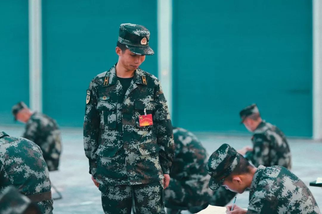 优秀士官制度的实行及其影响，优秀士官制度的实施及其深远影响