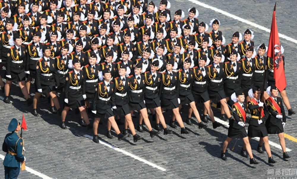 国际女兵阅兵比赛现场，荣耀与力量的展现，国际女兵阅兵比赛，荣耀与力量的璀璨展现