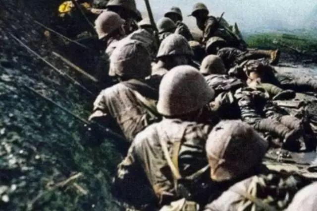日本老兵对新兵的行为，历史反思与现代启示，日本老兵与新兵行为对比，历史反思与当代启示