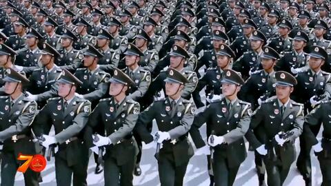 2019年阅兵式上的正步劈枪，展现中国军人的荣耀与力量，中国军人荣耀与力量，阅兵式正步劈枪展现风采