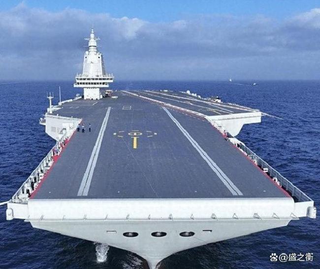 揭秘中国海军新力量，004航母的荣耀号角，揭秘中国海军新力量，004航母荣耀号角启航记