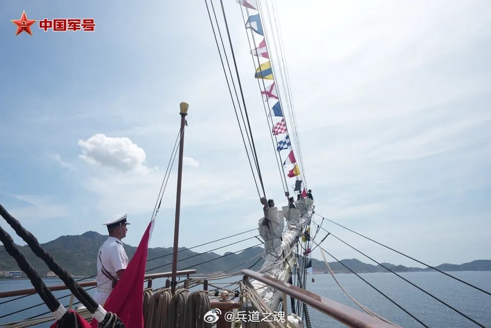 中国海军破浪舰