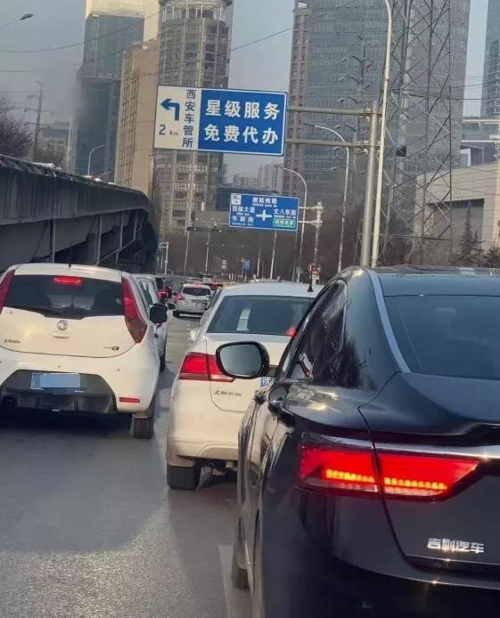 熟悉的味道，回忆中的情感与生活的韵律，熟悉的味道，情感回忆与生活韵律的交织
