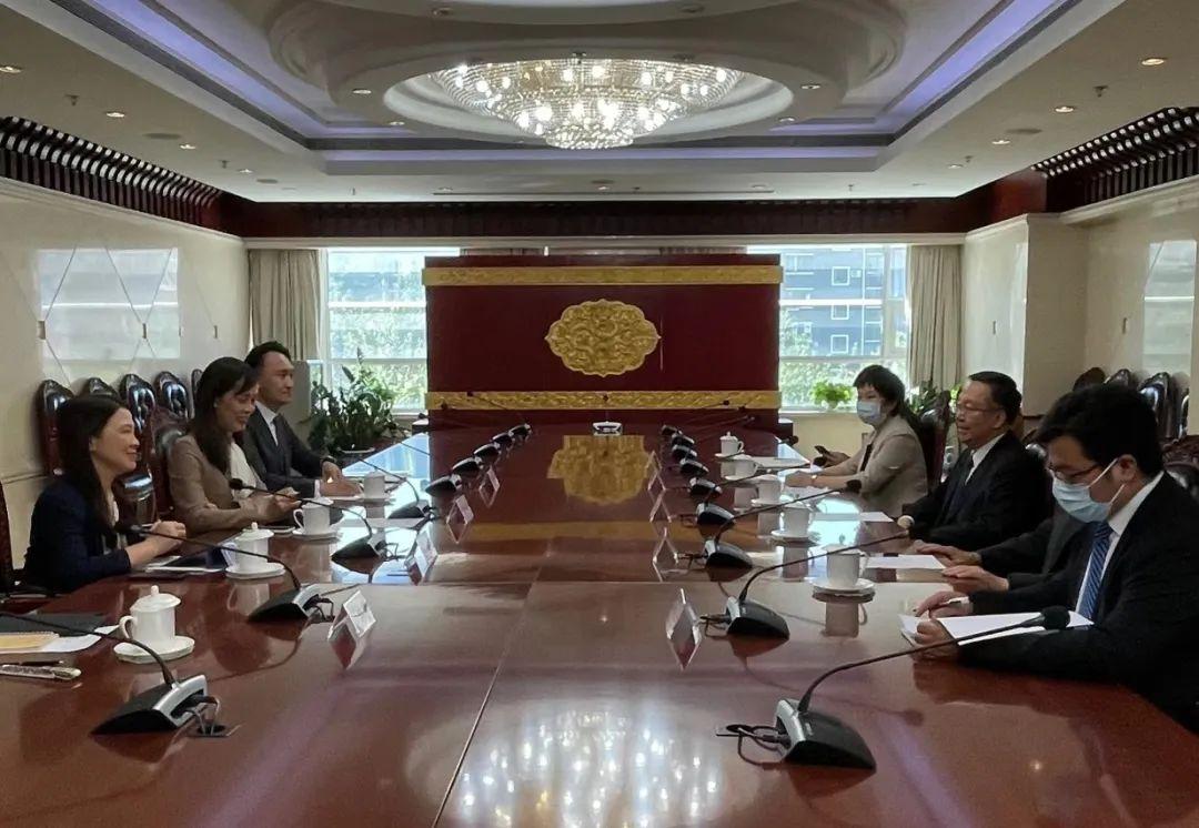 澳门正版精准免费大全——探索未来的新澳门彩票世界（2025展望），澳门彩票未来展望，正版精准免费大全，新澳门彩票世界（2025年展望）