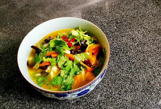 家常美味，酸辣汤的制作方法，家常美味，酸辣汤制作指南