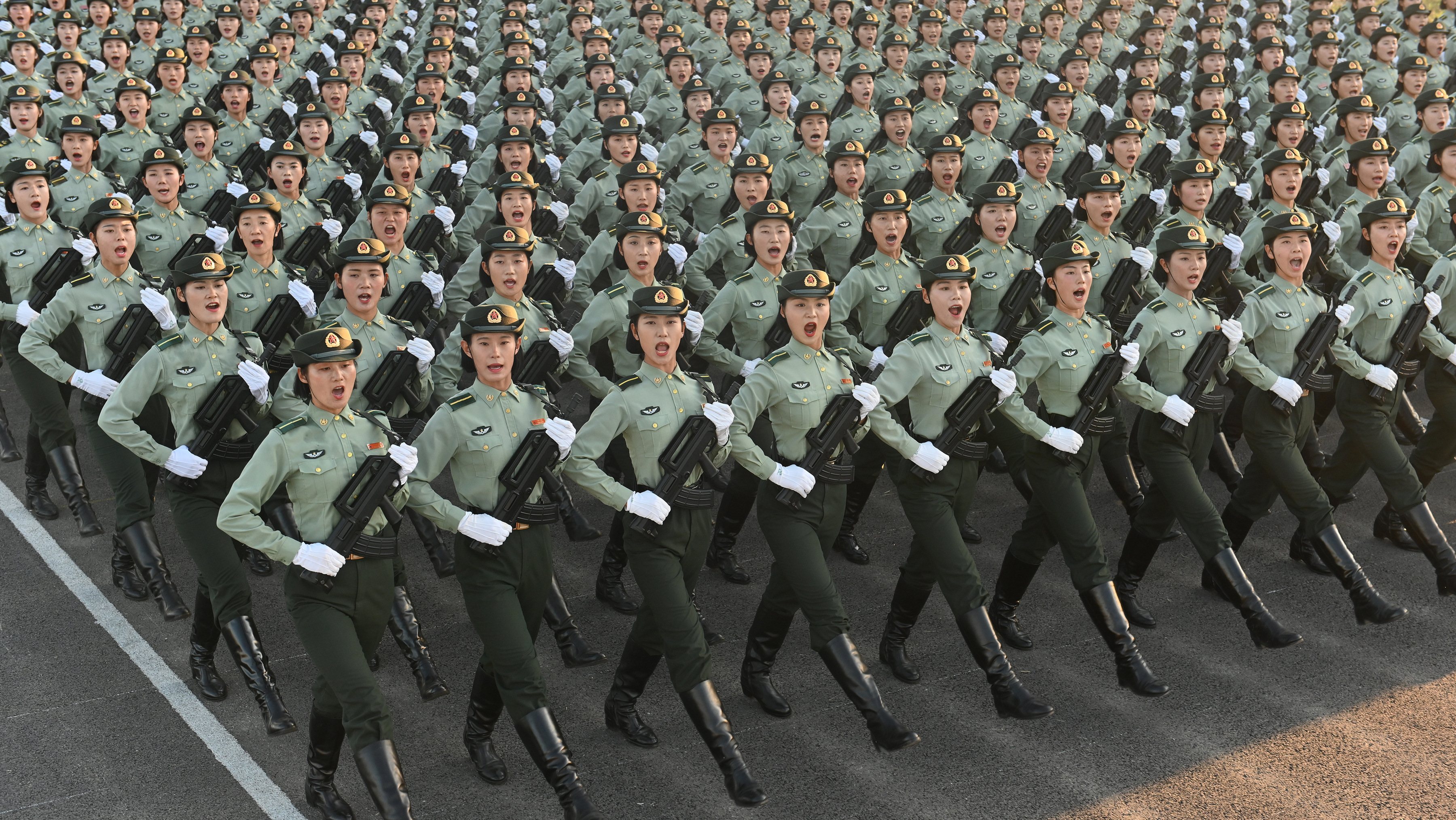 中国女兵队列表演，展现力量与荣耀的篇章，中国女兵队列表演，力量与荣耀的展现