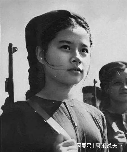 越南女兵与中国兵，跨越国界的友谊与合作，越南女兵与中国兵，跨越国界的友谊与合作情深