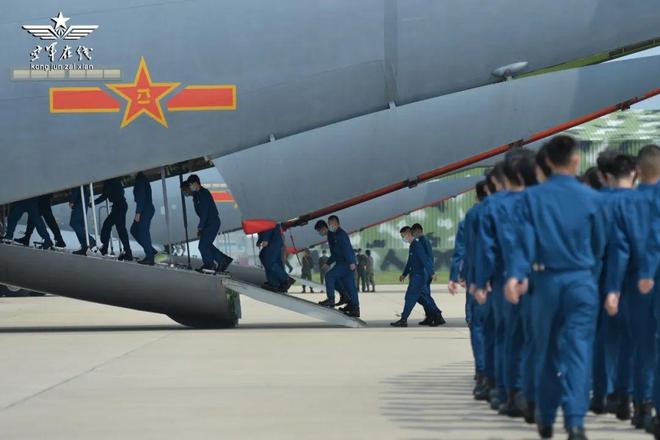 中国人民解放军空军航空大学招飞——培养精英飞行员的摇篮，中国人民解放军空军航空大学招飞，精英飞行员摇篮的培育力量