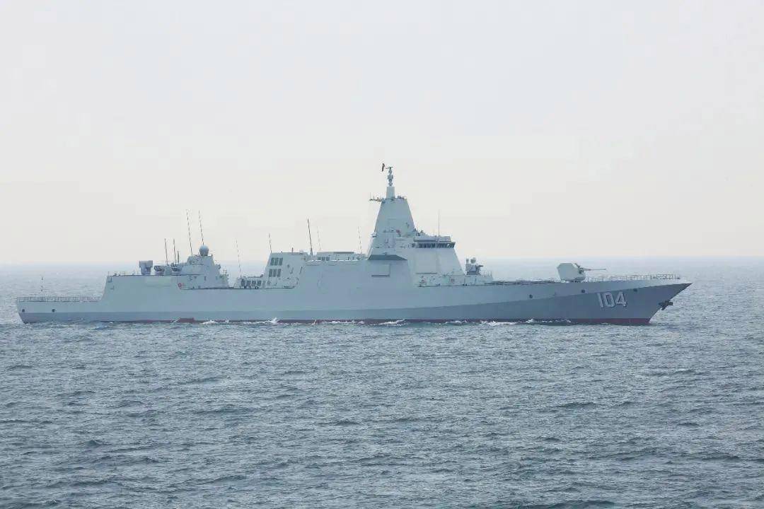 中国海军新篇章，055型驱逐舰第八艘的崛起，中国海军新篇章，055型驱逐舰第八艘震撼崛起