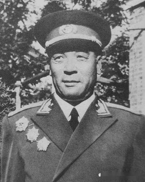 中国军队军衔名单及其历史演变，中国军队军衔名单与军衔历史演变概览