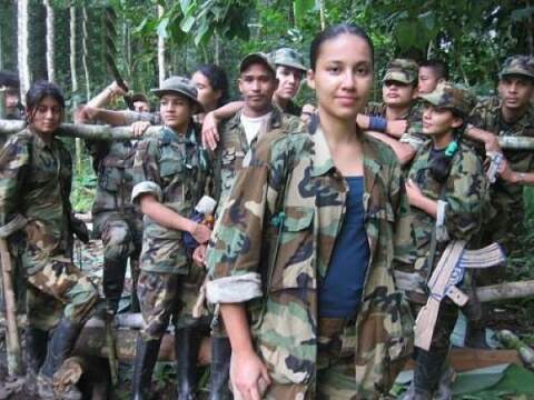 委内瑞拉猎人集训中的女兵身影，委内瑞拉女兵身影亮相猎人集训